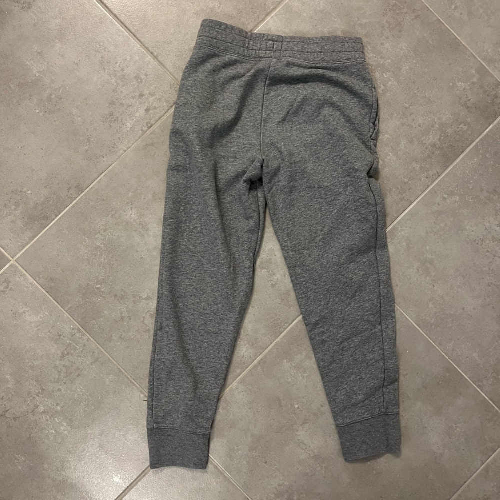 Girls Nike Kids Charcoal Gray Sweatpants. Size medium - Picture 4 of 4